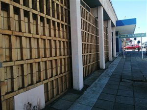 495 m² Retail Space in Springs Central