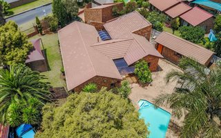 4 Bedroom House in Edenglen