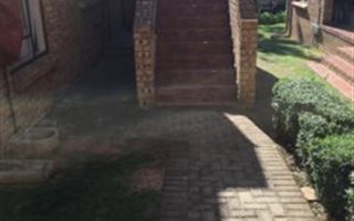 2 Bedroom House in Weltevreden Park