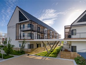 1 Bed Apartment in Paardevlei