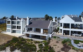5 Bedroom House in Shelley Point