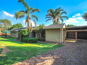 6 Bed House in Bergbron