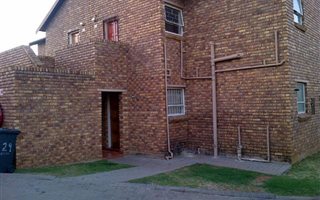 1 Bedroom Apartment in Wilgeheuwel