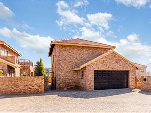 3 Bed Townhouse in Willowbrook