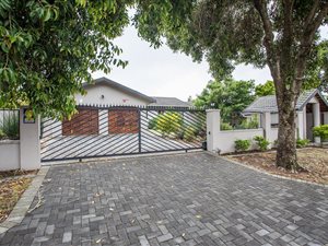 4 Bedroom House in Broadwood