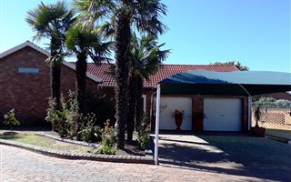 3 Bedroom Apartment in Elandsfontein AH