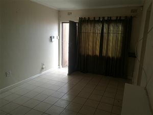 2 Bed Townhouse in Pelican Heights