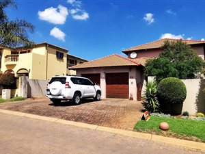 3 Bed Townhouse in Honeydew Ridge