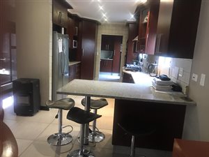 5 Bed House in Beyers Park