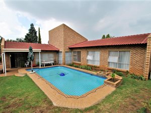 5 Bedroom House in Glenvista