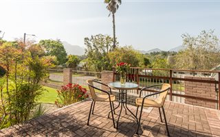 5 Bedroom House in Eden
