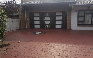 3 Bedroom House in Veldenvlei