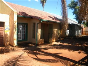 2 Bedroom Duet in Elandspoort