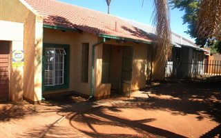 2 Bedroom Duet in Elandspoort