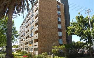 2 Bedroom Apartment in Wynberg