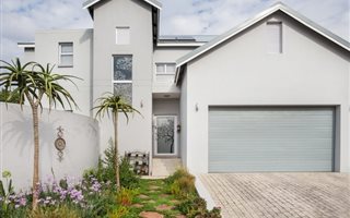 4 Bedroom House in Olive Crest Estate