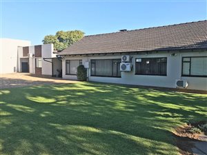 200 m² Office Space in Parkmore