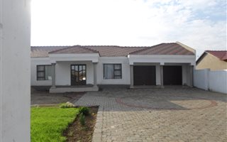 4 Bedroom House in Meyerton Park