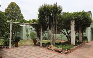 4 Bedroom House in Wilgenhof