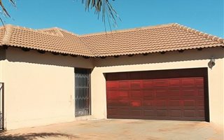 3 Bedroom Cluster in Amberfield