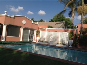 1 Bedroom Garden Cottage in Parktown North