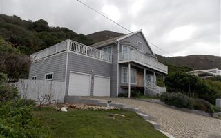 4 Bedroom House in Glentana