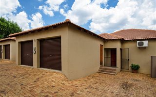 3 Bedroom Townhouse in Honeydew Manor