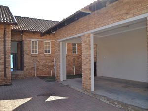 3 Bed Townhouse in Witpoortjie
