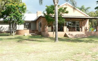 30 ha Farm in Boekenhoutskloof and surrounds