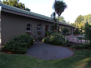 4 Bed House in Golf Park