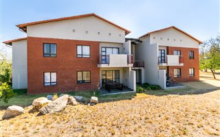 1 Bedroom Apartment in Jackal Creek Golf Estate