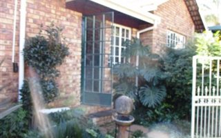 3 Bedroom House in Mnandi AH