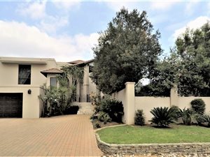 4 Bed House in Honeydew Manor