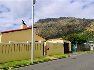 3 Bed House in Lakeside