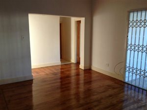 2 Bed Apartment in Parktown North