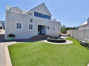 3 Bed House in Westcliff