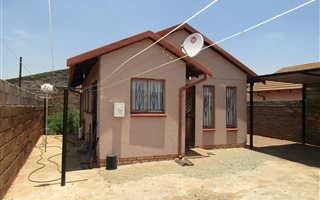 2 Bedroom House in Soweto Central