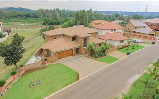 4 Bedroom House in Eldo Meadows