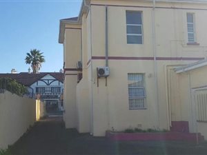 94 m² Commercial space in Southernwood