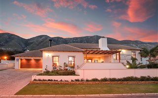 4 Bedroom House in Onrus