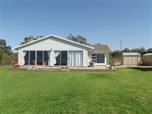 1.2 ha Farm in Great Brak River
