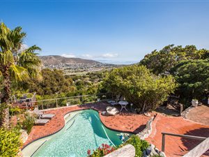 8 Bed House in Clovelly