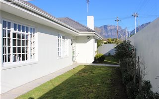 4 Bedroom House in Claremont