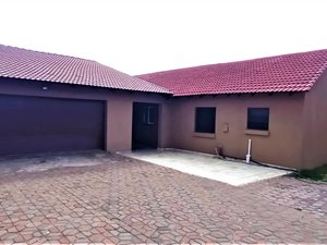 4 Bed House in Roodia