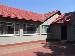3 Bed House in General Alberts Park