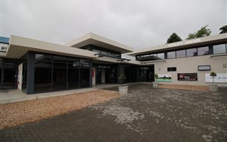 90 m² Office Space in George South