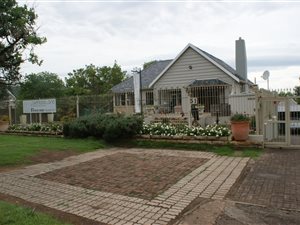 7 Bed House in Queenstown Central