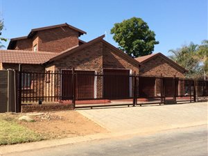 4 Bed House in Fauna Park