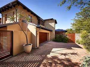 4 Bedroom House in Carlswald North Estate