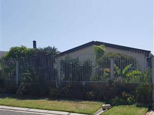 4 Bed House in Goodwood